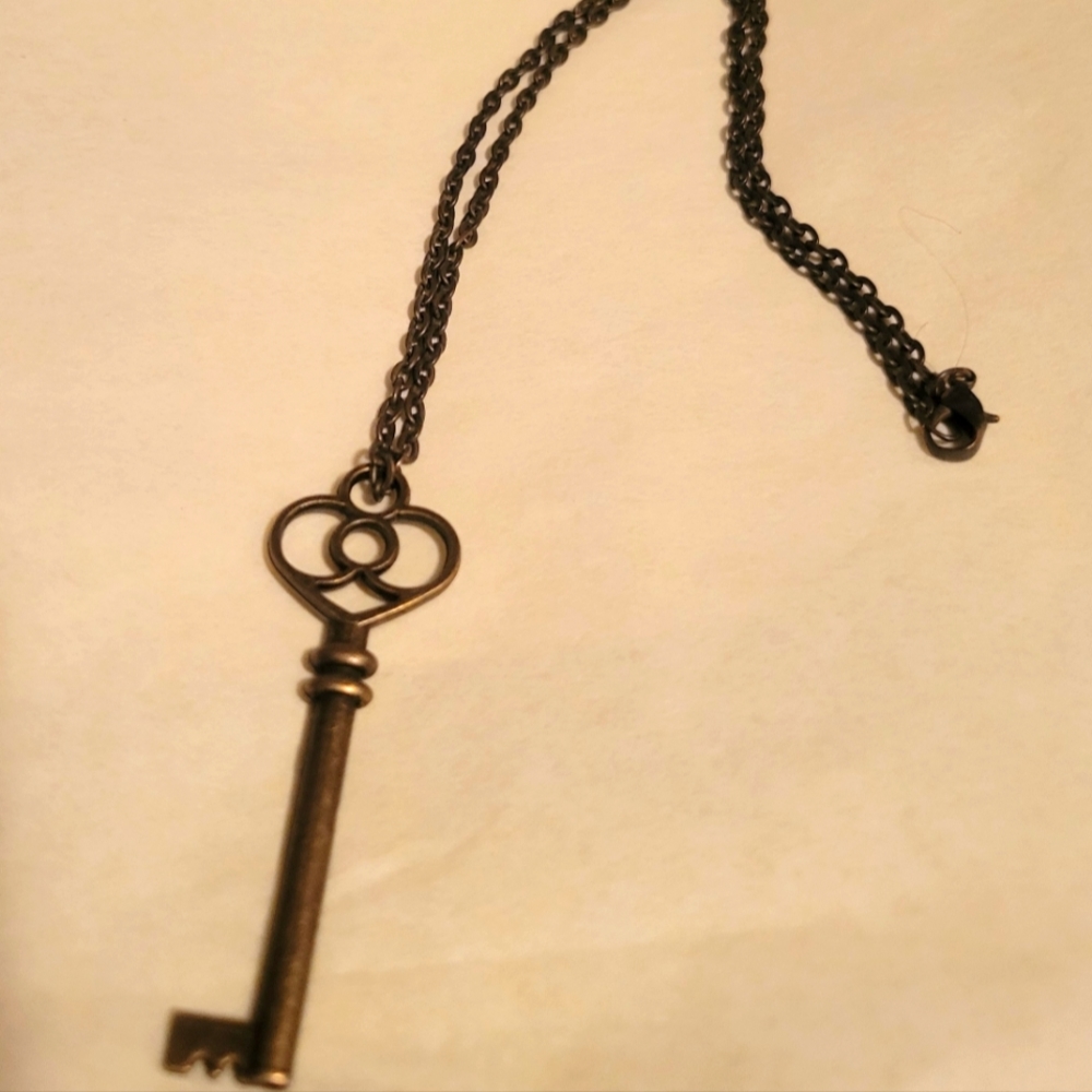 Necklace Key Bronze